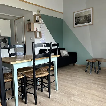 Bel Appt Centre, Marais, Rando